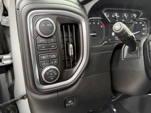 Used 2020 GMC Sierra 2500 SLT w/ SLT Premium Plus Package image 18