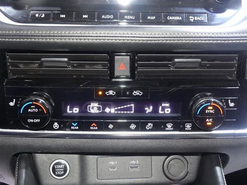 Used 2023 Nissan Rogue Platinum w/ Platinum Premium Package AWD/4WD image 38