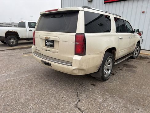 Used 2015 Chevrolet Suburban LTZ image 7