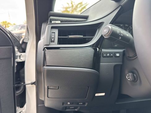 New 2025 Lexus ES 350 w/ Premium Package image 34