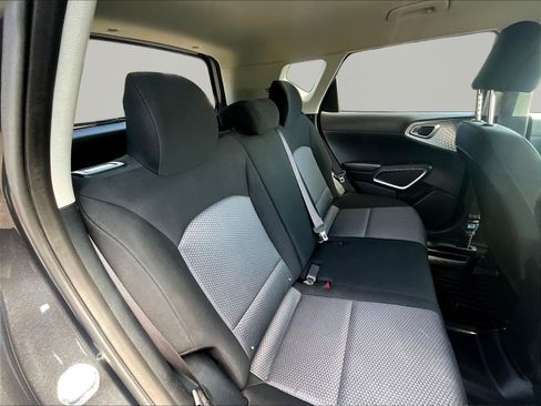 Used 2025 Kia Soul LX w/ LX Technology Package FWD image 24