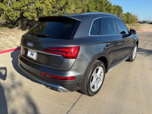 Used 2025 Audi Q5 e Prestige w/ Prestige Package image 5