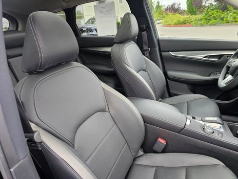 Used 2024 INFINITI QX50 Luxe AWD/4WD image 12