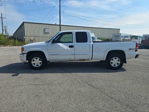 Used 2006 GMC Sierra 1500 SLE w/ Light Duty Power Package AWD/4WD image 7