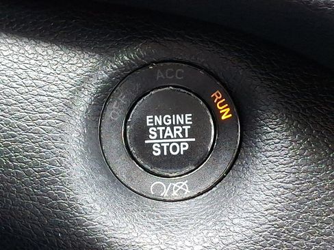 Used 2017 Jeep Cherokee Limited AWD/4WD image 27