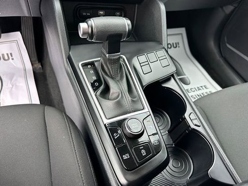 Used 2025 Kia Sportage LX image 24
