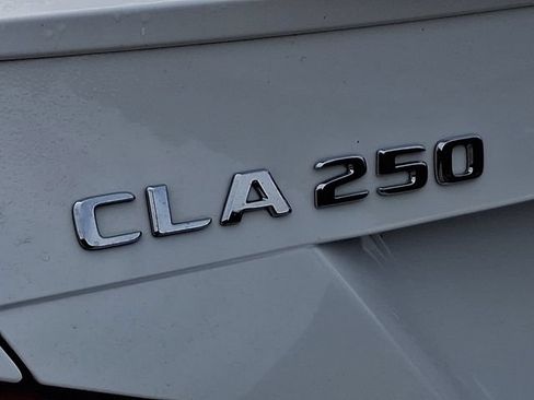 Used 2019 Mercedes-Benz CLA 250 4MATIC image 32