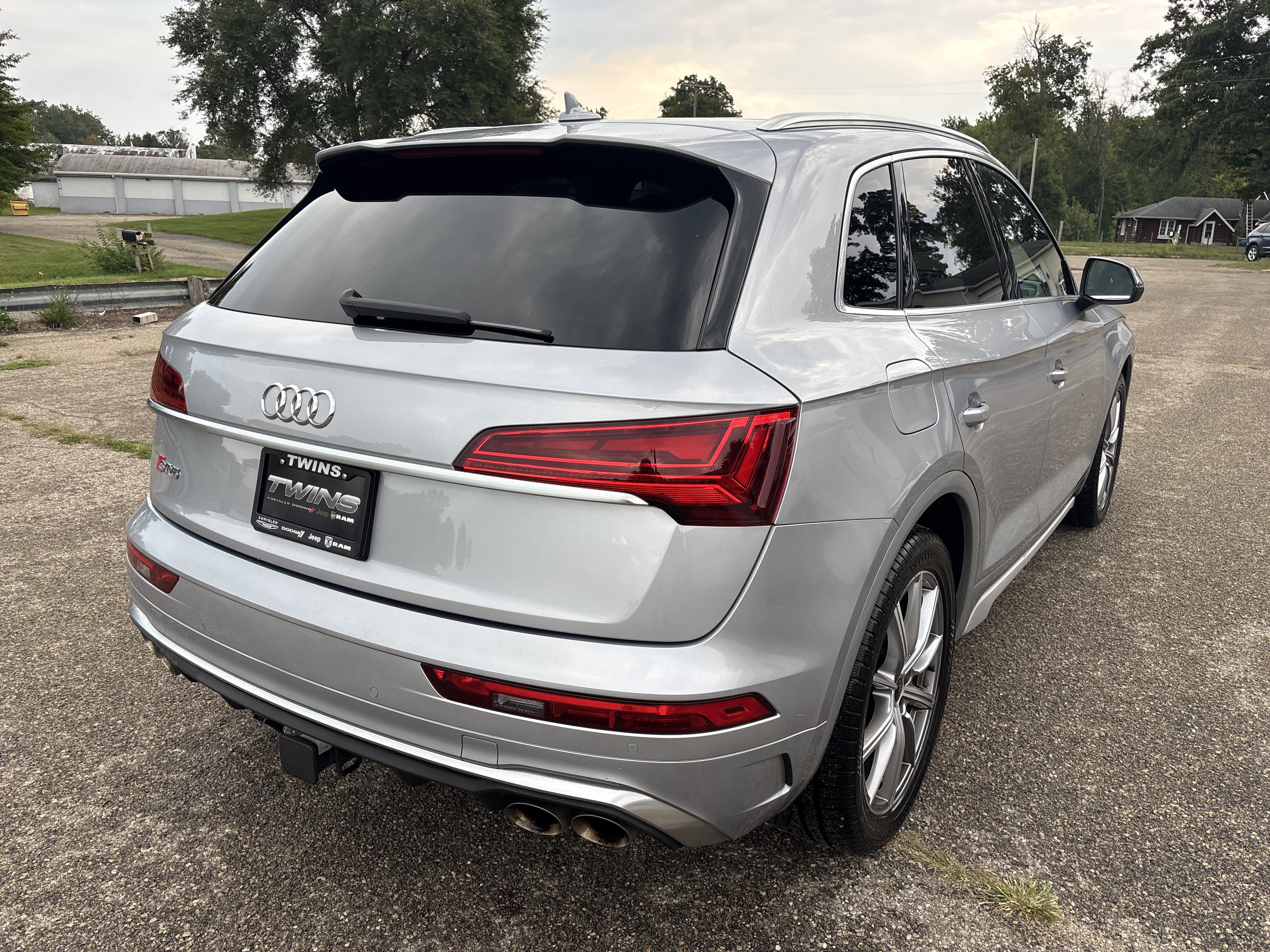 Used 2023 Audi SQ5 Premium Plus w/ Premium Plus Package AWD/4WD image 3