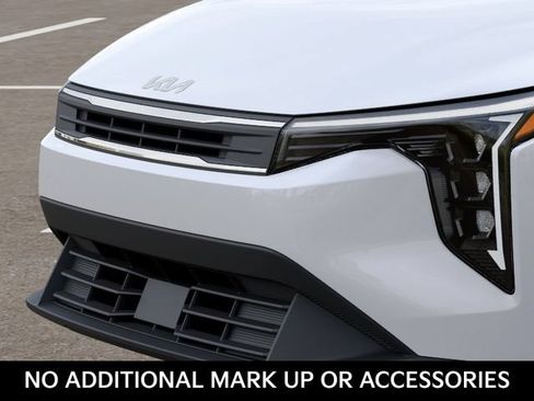 New 2026 Kia K4 FWD image 12