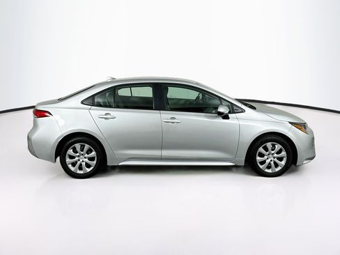 Used 2025 Toyota Corolla LE FWD image 10