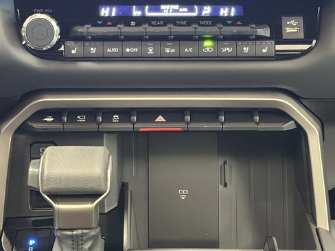 New 2026 Toyota Sequoia Platinum AWD/4WD image 17