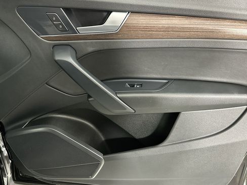 Used 2023 Audi Q5 2.0T Premium w/ Convenience Package image 23