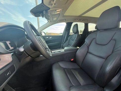 Used 2023 Volvo XC60 B5 Plus w/ Climate Package AWD/4WD image 28