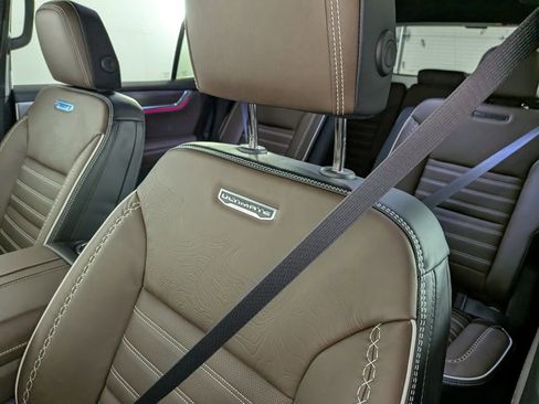 New 2026 GMC Acadia Denali Ultimate w/ LPO, Floor Liner Package image 19