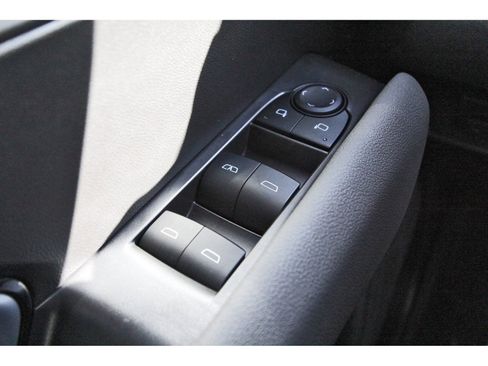 Used 2025 Chevrolet Colorado ZR2 w/ Technology Package image 19