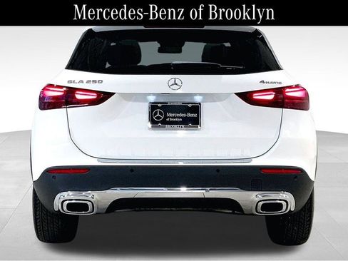 Used 2026 Mercedes-Benz GLA 250 4MATIC image 5