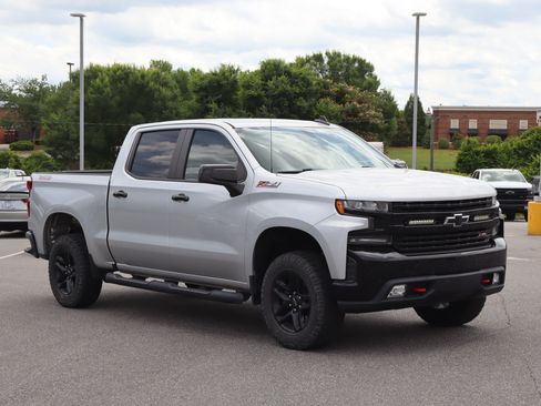 Used 2020 Chevrolet Silverado 1500 LT Trail Boss AWD/4WD image 2