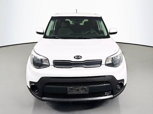 Used 2018 Kia Soul FWD image 2