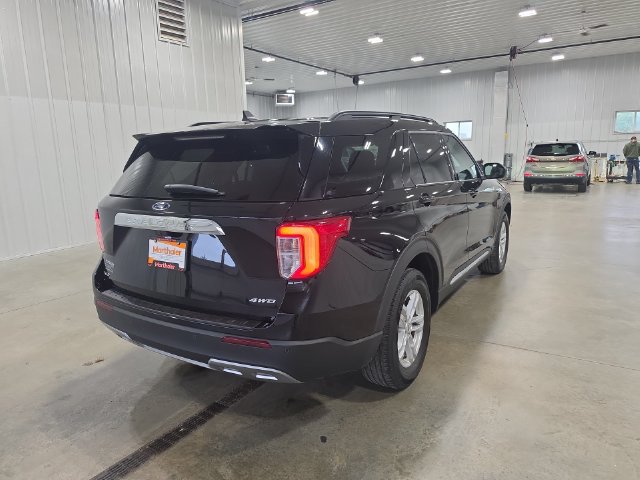 Used 2024 Ford Explorer XLT w/ Equipment Group 202A AWD/4WD image 8