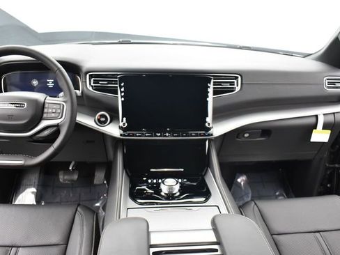 New 2026 Jeep Grand Wagoneer Limited w/ 8-Passenger Seating Package image 10