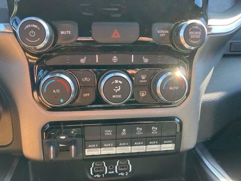 Used 2024 RAM 2500 Big Horn w/ Sport Appearance Package AWD/4WD image 28