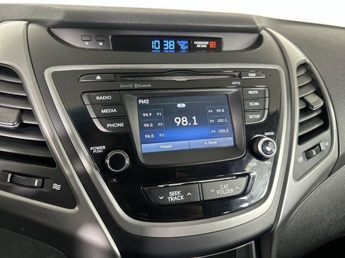 Used 2015 Hyundai Elantra Limited FWD image 16