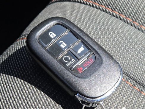 Used 2025 Honda Pilot Sport image 34
