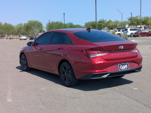Used 2023 Hyundai Elantra SEL w/ Cargo Package FWD image 3