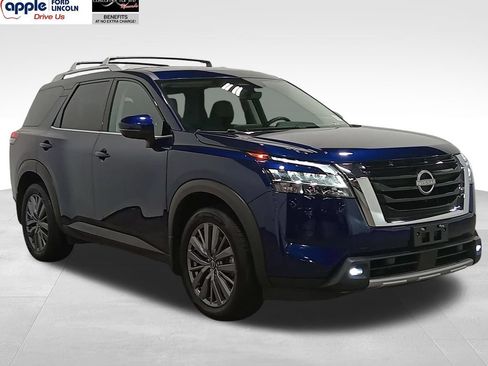 Used 2024 Nissan Pathfinder SL w/ SL Premium Package AWD/4WD image 1