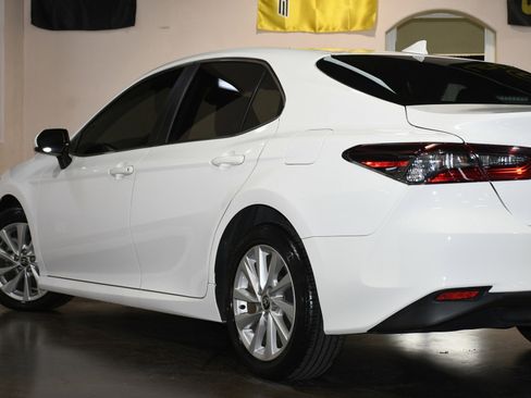 Used 2021 Toyota Camry LE image 55
