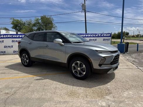 Used 2025 Chevrolet Blazer LT FWD image 6