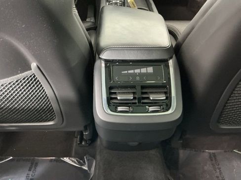 Used 2021 Volvo XC60 T6 Inscription w/ Advanced Package image 25
