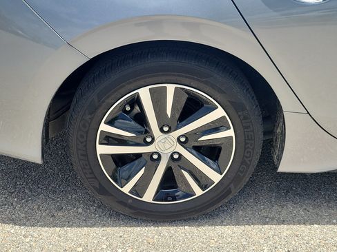 Used 2023 Honda Civic LX image 9
