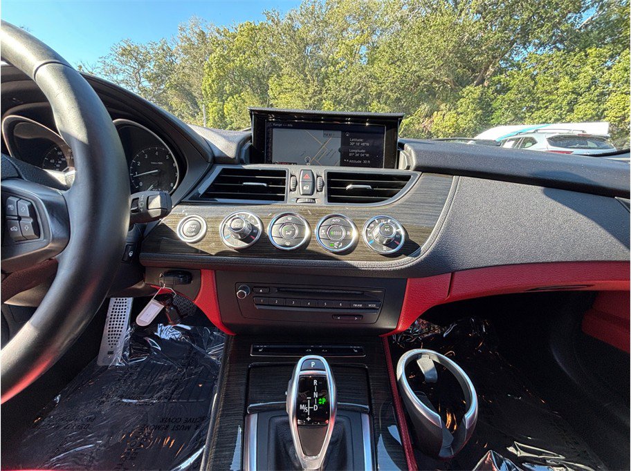 Used 2016 BMW Z4 sDrive28i RWD image 11