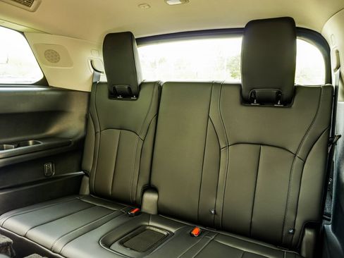 Certified 2026 INFINITI QX60 Luxe w/ Family Package AWD/4WD image 35