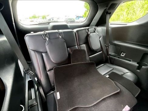 Used 2025 Ford Explorer ST-Line w/ ST-Line Street Pack AWD/4WD image 27