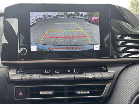 Used 2025 Toyota Camry SE FWD image 20
