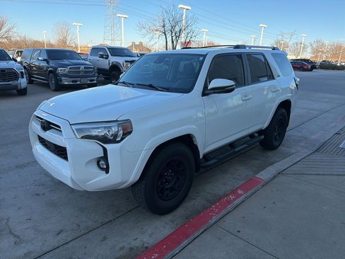 Used 2021 Toyota 4Runner SR5 Premium image 1