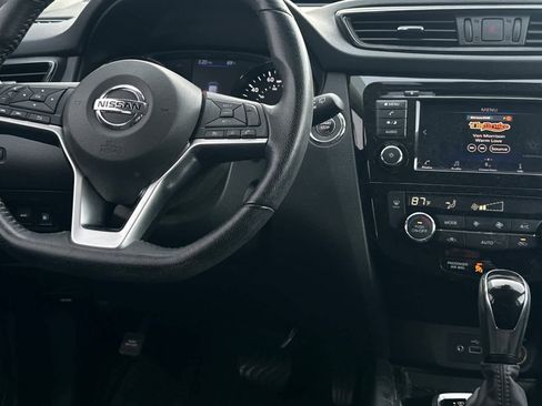 Certified 2020 Nissan Rogue SV image 14