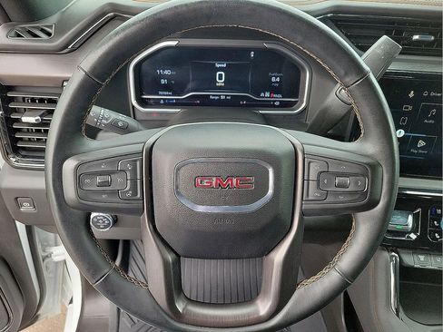 Used 2024 GMC Sierra 2500 AT4 w/ AT4 Premium Plus Package AWD/4WD image 16