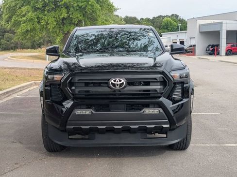 Certified 2025 Toyota Tacoma SR5 AWD/4WD image 8