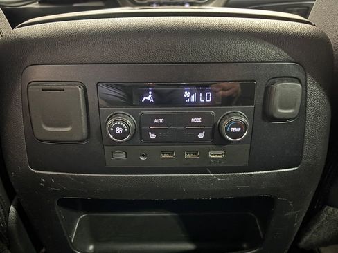 Used 2020 Chevrolet Suburban LT AWD/4WD image 18