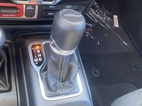 New 2025 Jeep Gladiator Willys image 24