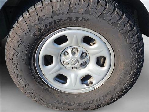 Used 2013 Nissan Xterra X image 14