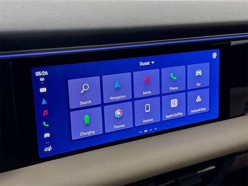 Used 2025 Porsche Macan 4 Electric image 17