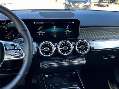 Used 2020 Mercedes-Benz GLB 250 image 7