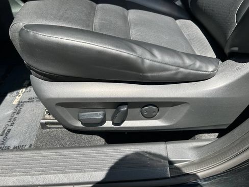 Used 2021 Nissan Rogue SV w/ Premium Package FWD image 16