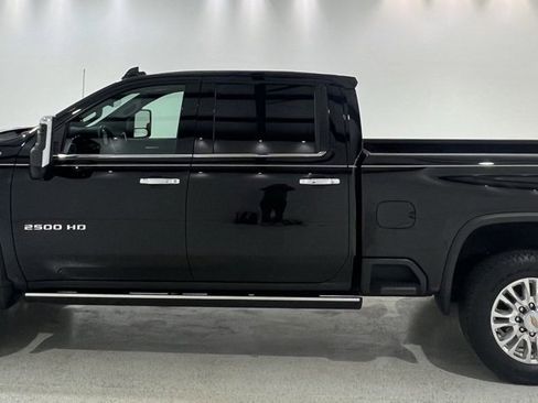 Used 2023 Chevrolet Silverado 2500 High Country w/ Technology Package image 2