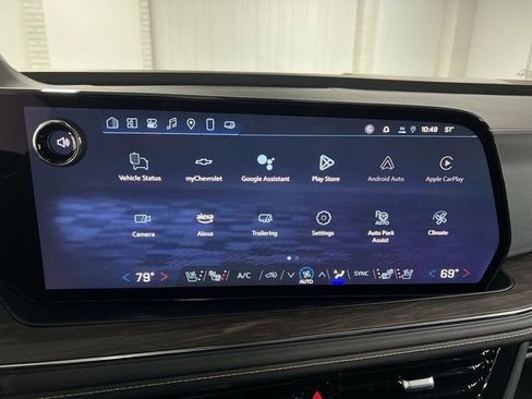 New 2025 Chevrolet Suburban Premier AWD/4WD image 13