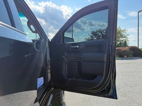 Used 2022 GMC Sierra 1500 Elevation w/ LPO, Elevation Black Package AWD/4WD image 24